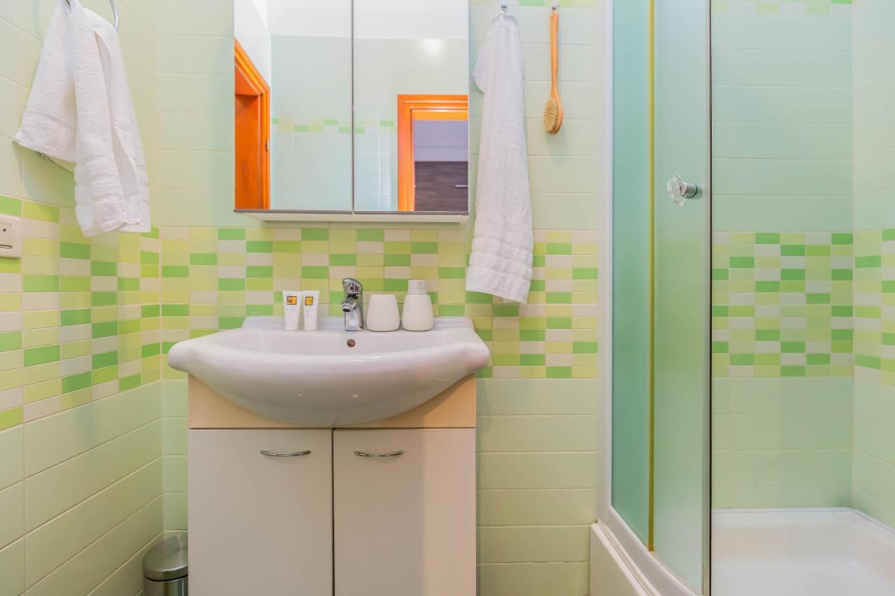 Beachfront Apartment Йесенице Екстериор снимка