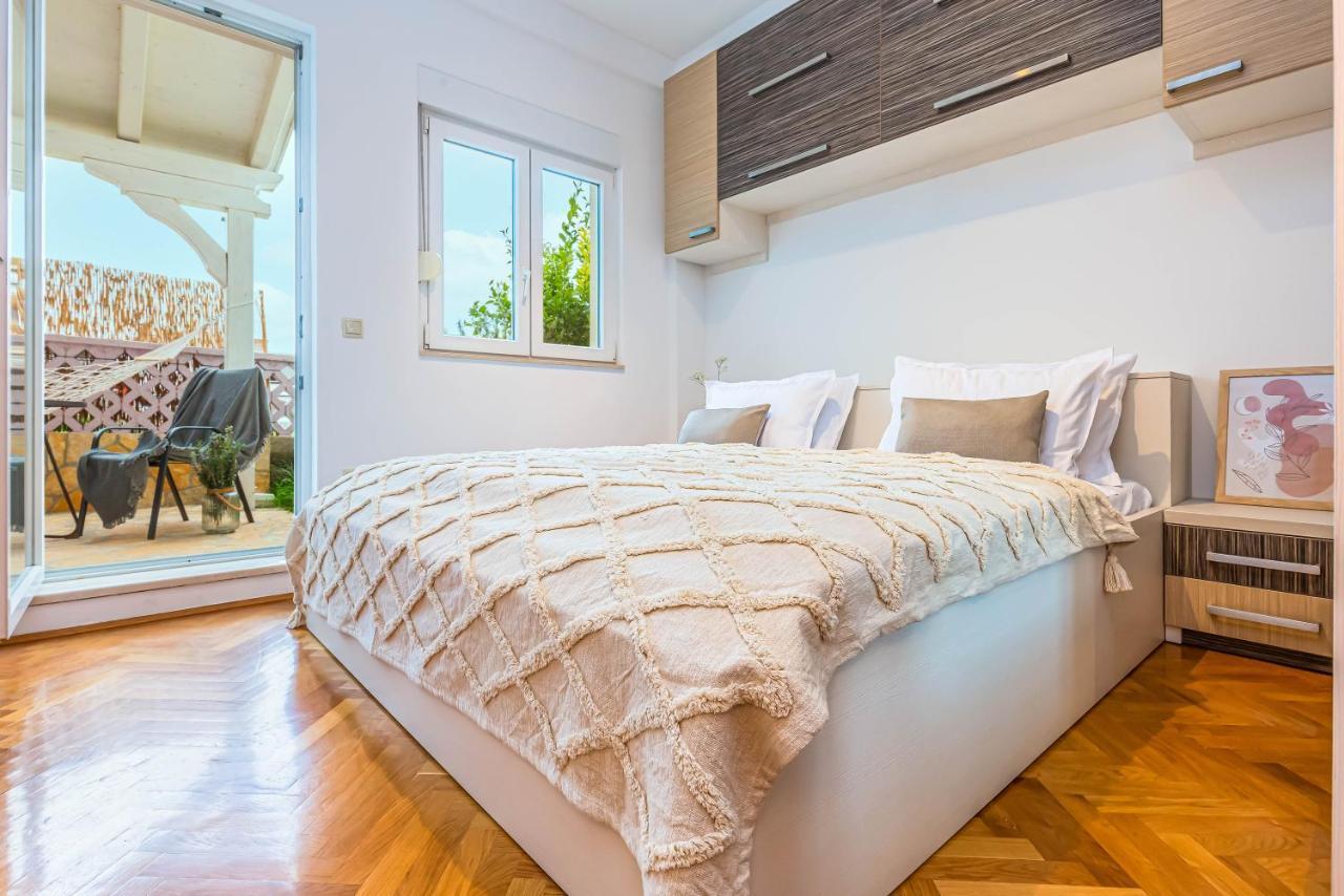Beachfront Apartment Йесенице Екстериор снимка