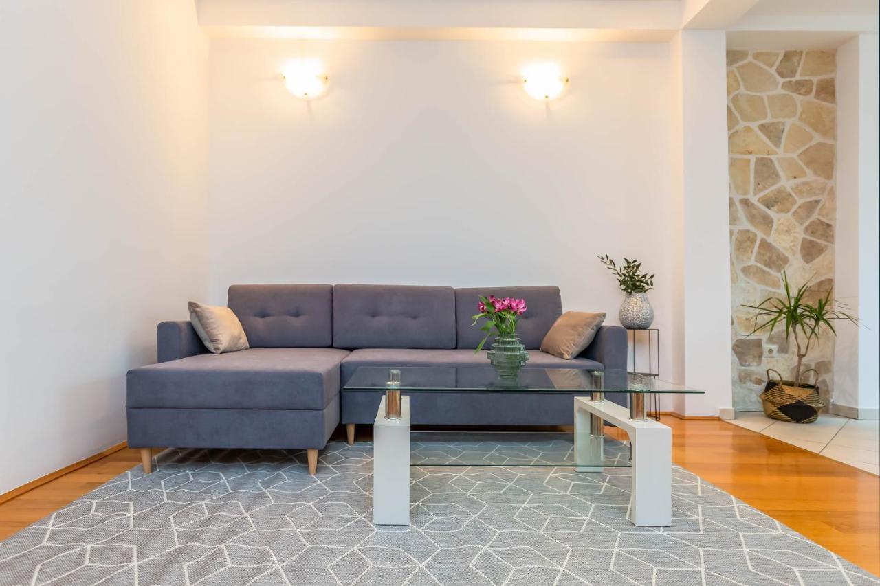 Beachfront Apartment Йесенице Екстериор снимка