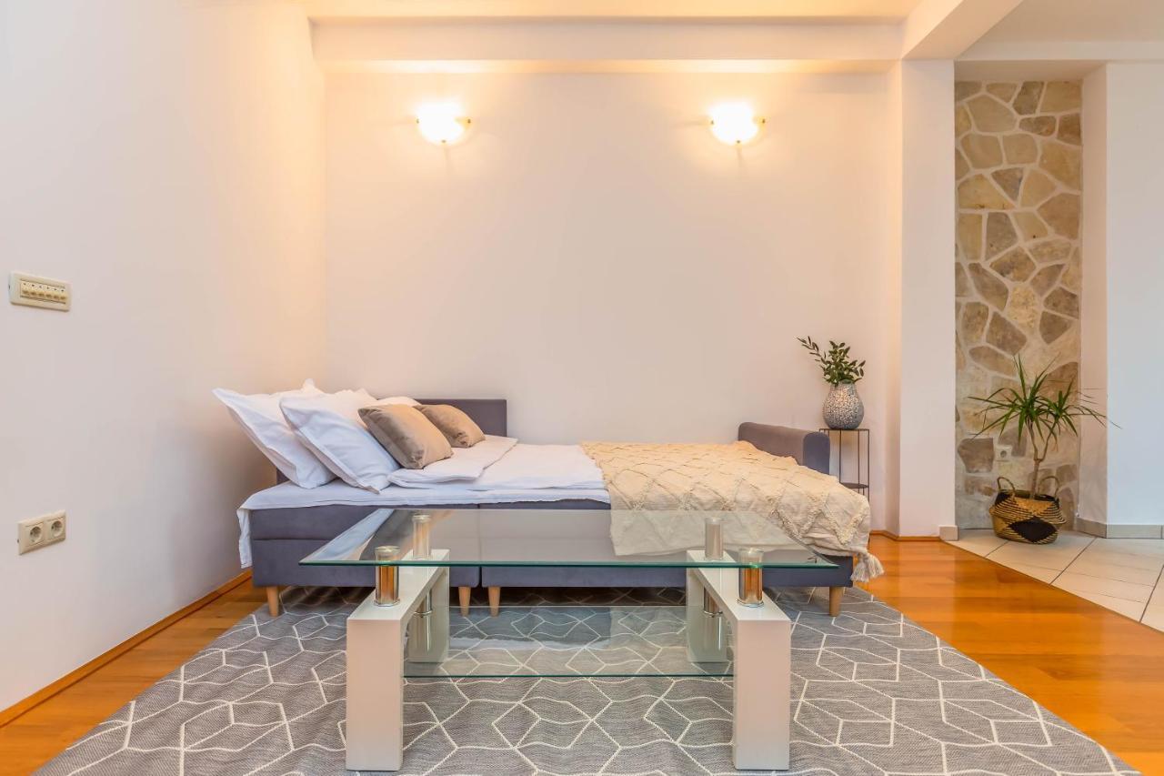 Beachfront Apartment Йесенице Екстериор снимка