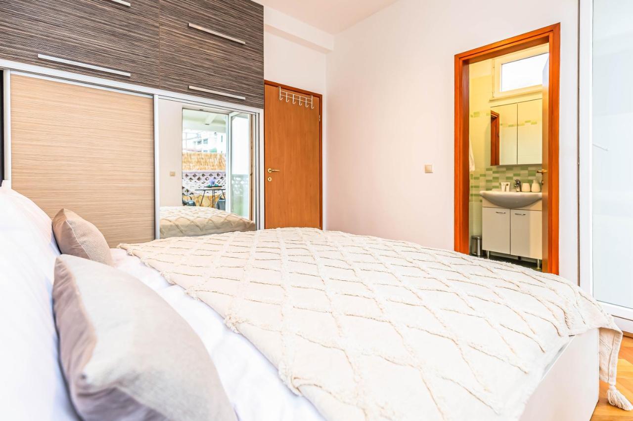 Beachfront Apartment Йесенице Екстериор снимка